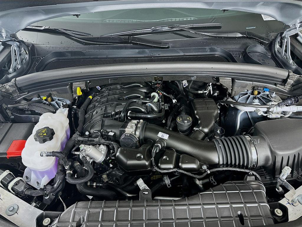 New 2025 Silver Jeep Overland image 18