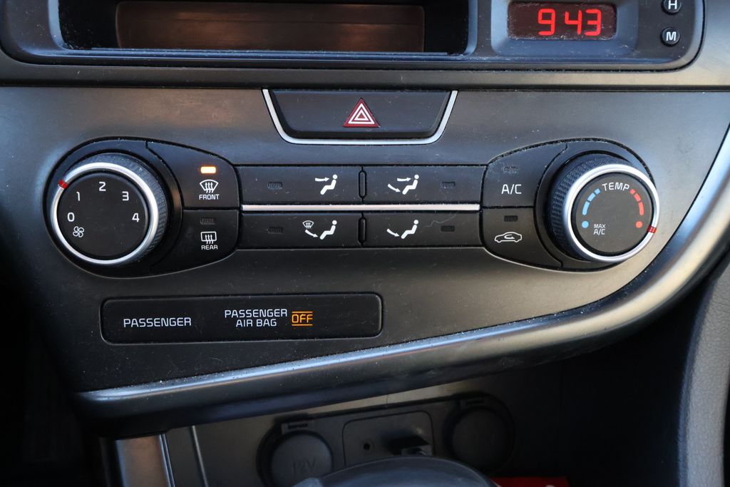 Thumbnail: 2015 Kia Optima - 24