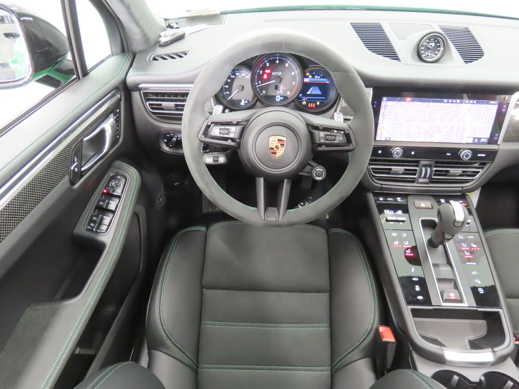 Thumbnail: 2026 Porsche Macan - 17