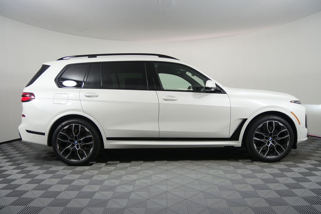 Thumbnail: 2026 BMW X7 - 2