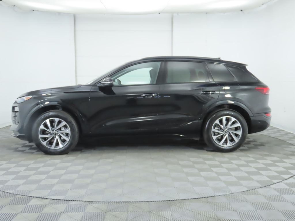 Thumbnail: 2025 Audi Q6 e-tron - 8