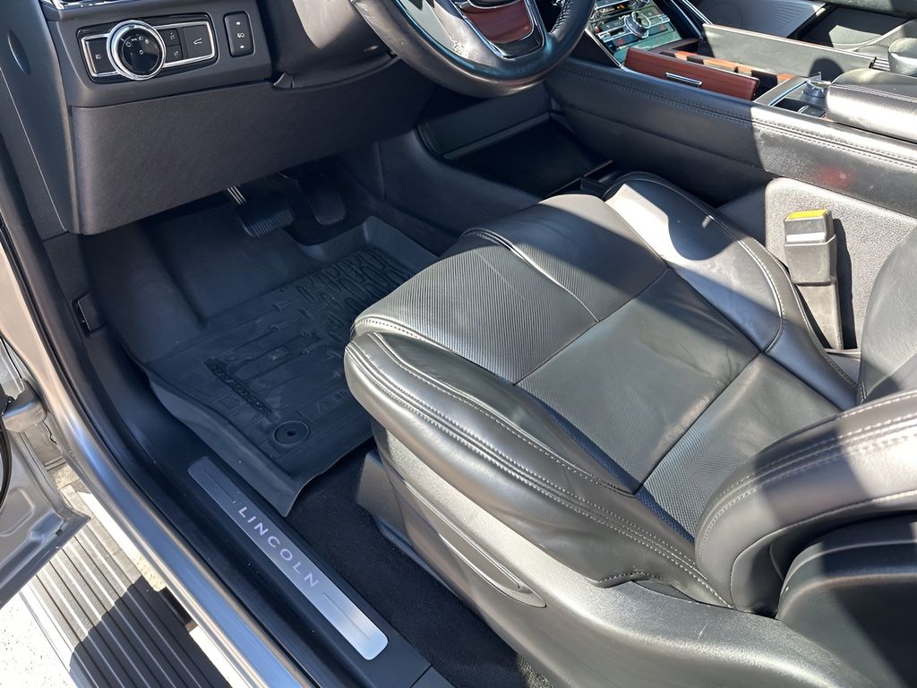 Used Car 2021 Lincoln Navigator  Reserve For Sale Under $50,000 In Austin, Texas