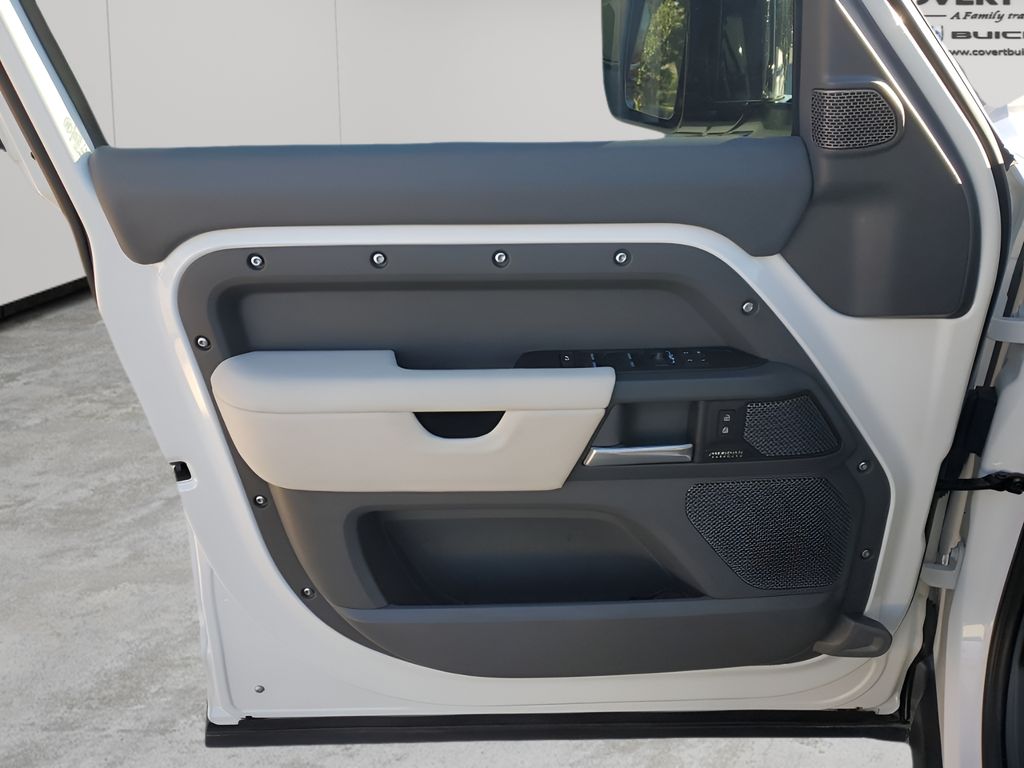 Used Car 2024 Land Rover Defender 110  X-dynamic Se For Sale Under $70,000 In Austin, Texas