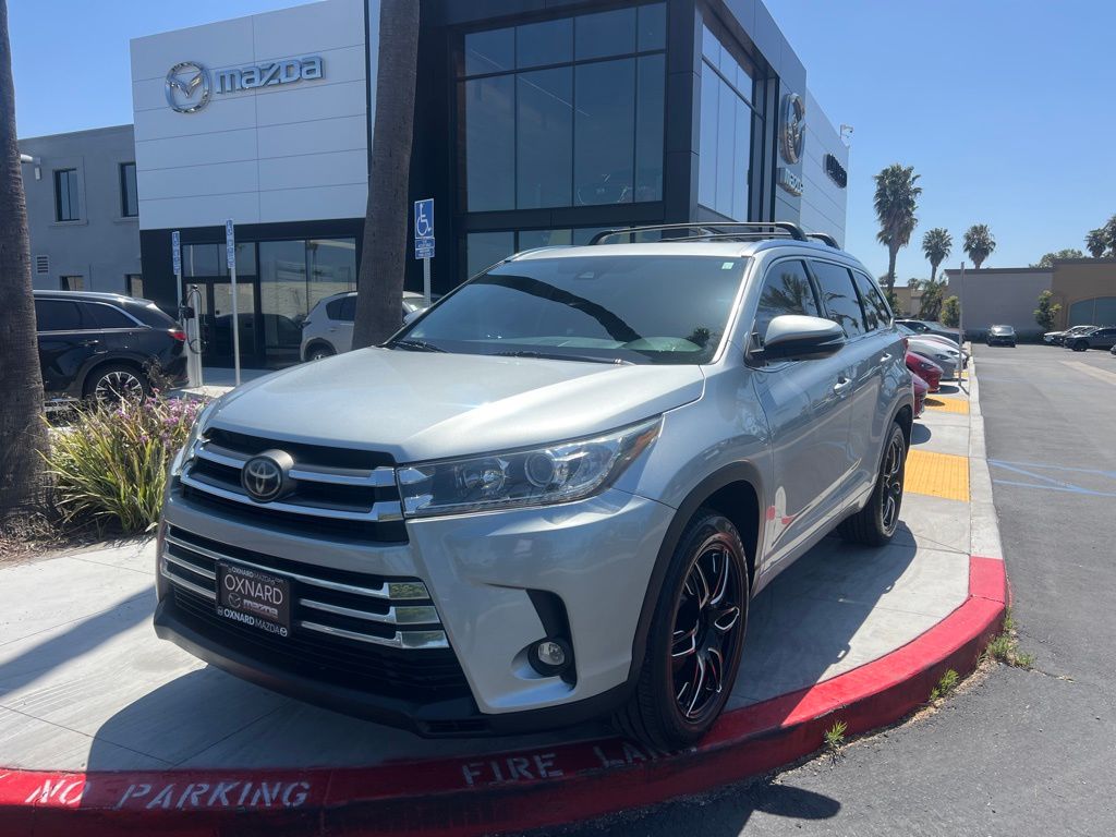 Celestial Silver Metallic 2019 Toyota Highlander Limited FWD SUV / Crossover Front-Wheel Drive 8-Speed Automatic