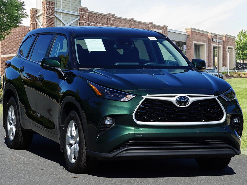 Thumbnail: 2024 Toyota Highlander - 3