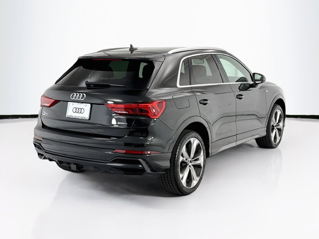 Thumbnail: 2021 Audi Q3 - 5