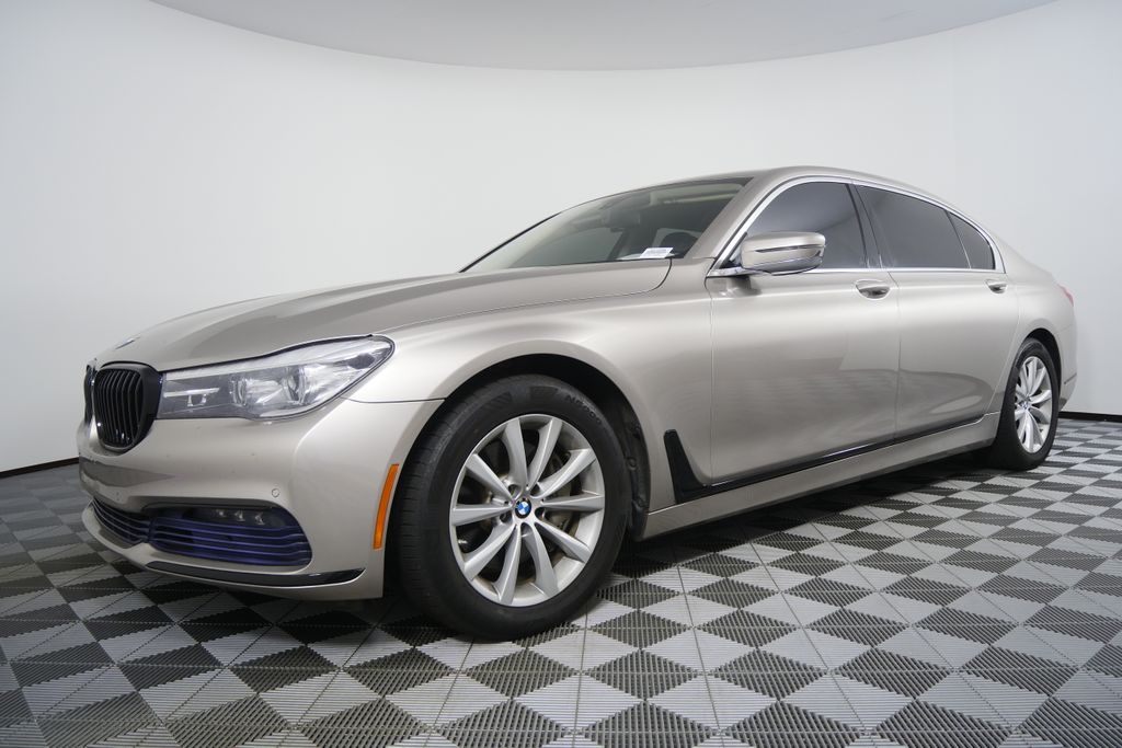 Thumbnail: 2016 BMW 7 Series - 7