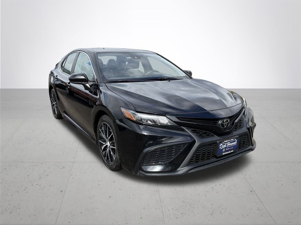 2021 Toyota Camry SE