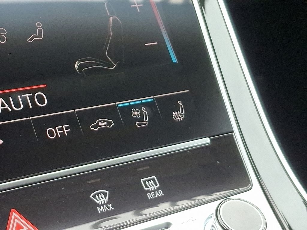 Thumbnail: 2022 Audi Q8 - 26