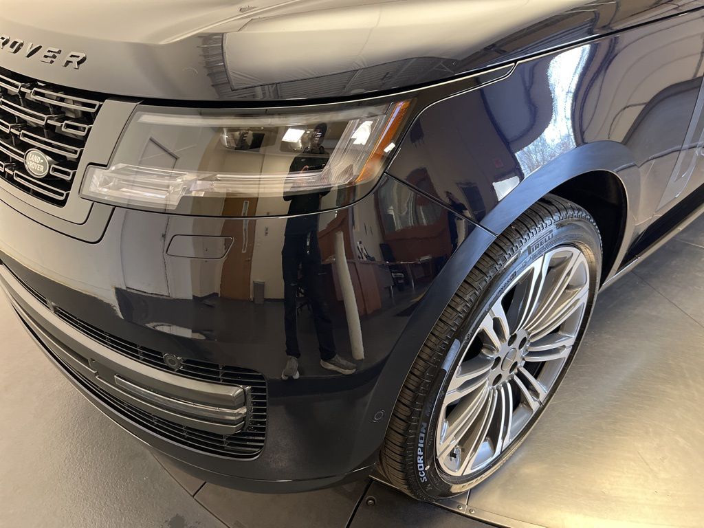 Thumbnail: 2026 Land Rover Range Rover - 9