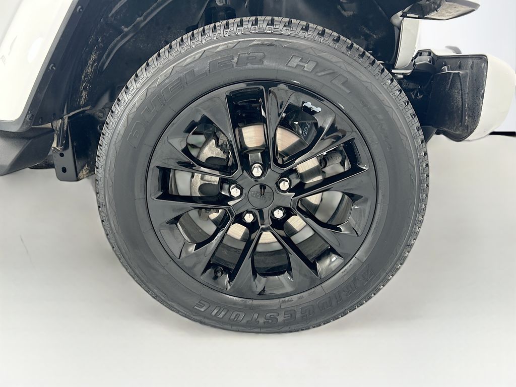 Thumbnail: 2023 Jeep Wrangler - 31