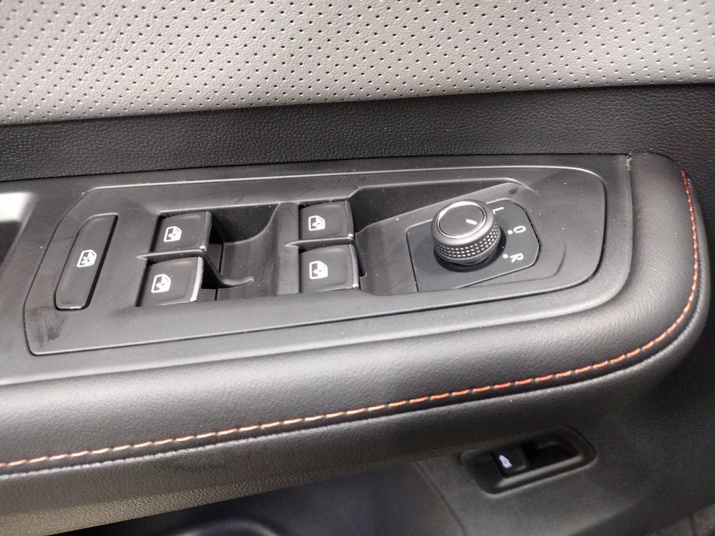 2025 Volkswagen Atlas 2.0T Peak Edition SE W/Tech