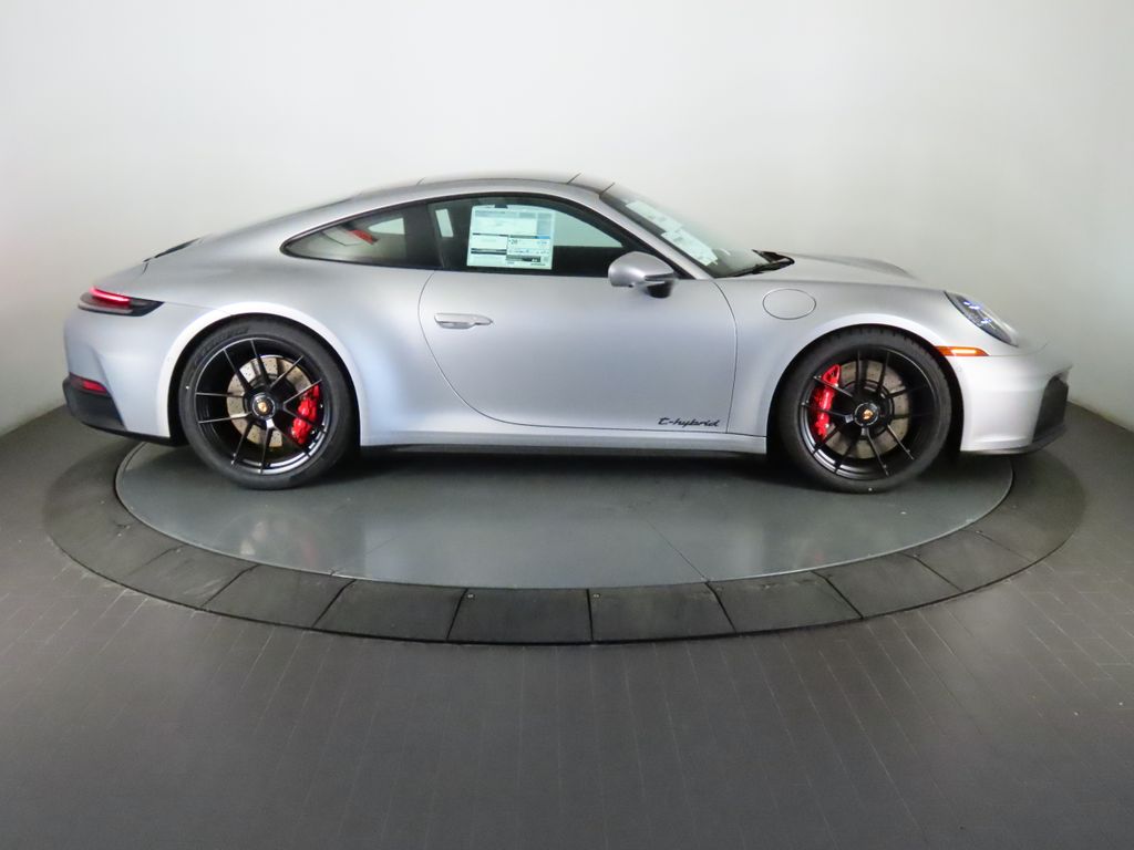 Thumbnail: 2026 Porsche 911 - 8