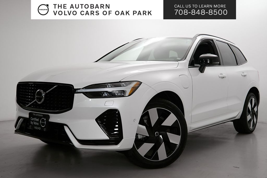  2024 Volvo XC60 Recharge T8 Plus Dark Theme eAWD   