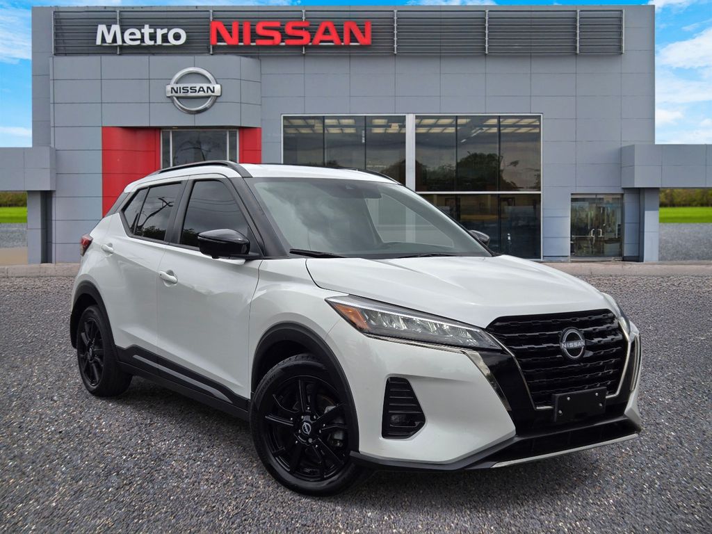 2023 Nissan Kicks SR