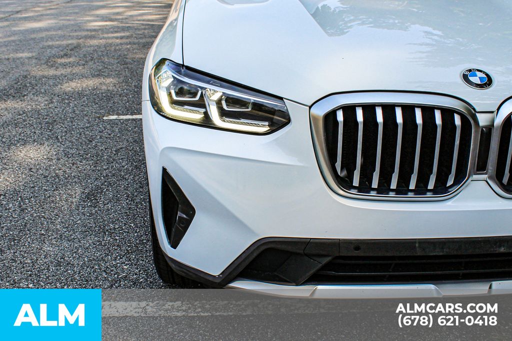 Used 2024 White BMW xDrive30i image 11