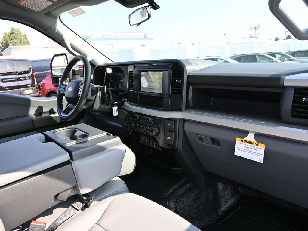 2026 Ford Super Duty F-550 DRW XL