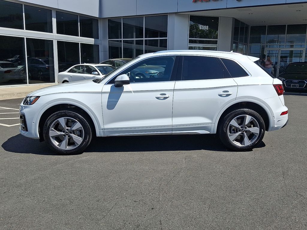Thumbnail: 2023 Audi Q5 - 7