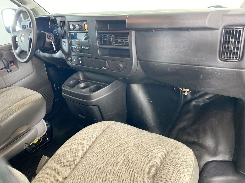 2017 Chevrolet Express 2500 Work Van 25