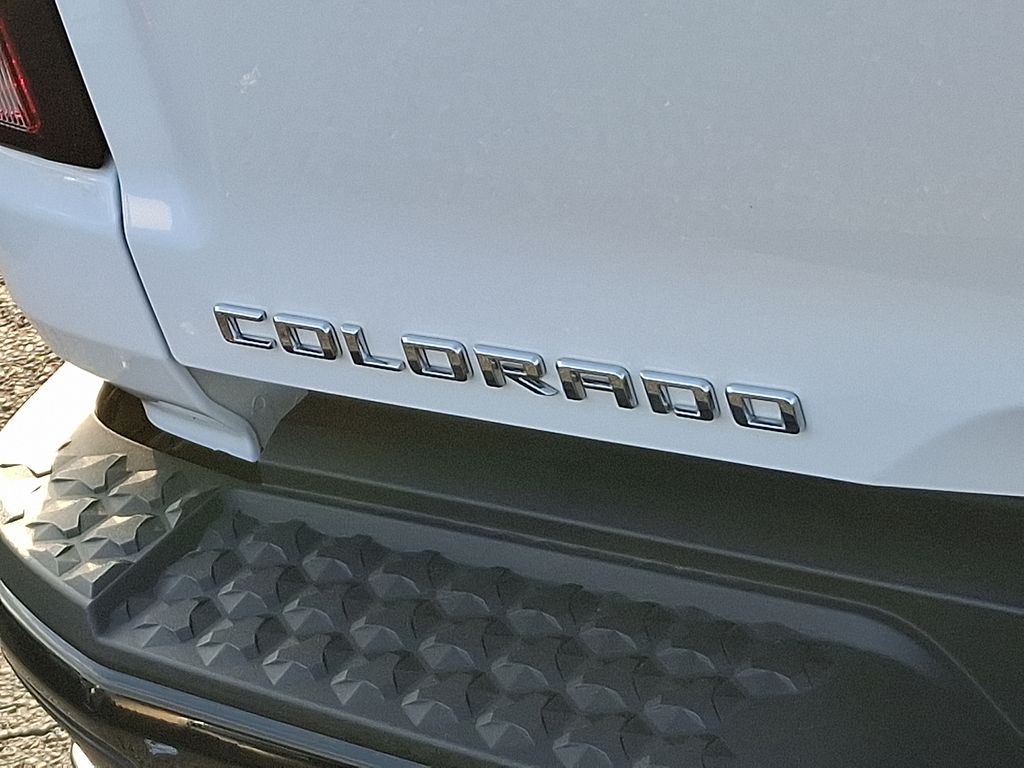 Thumbnail: 2024 Chevrolet Colorado - 30
