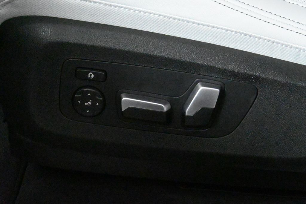 Thumbnail: 2026 BMW X5 - 27