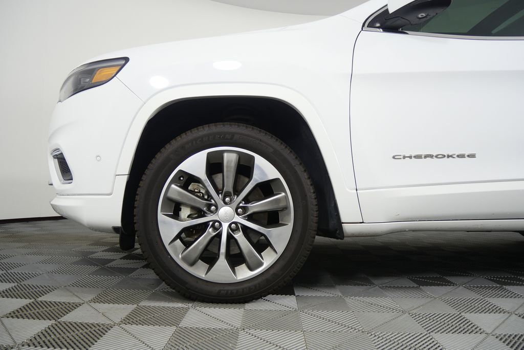 Thumbnail: 2019 Jeep Cherokee - 7