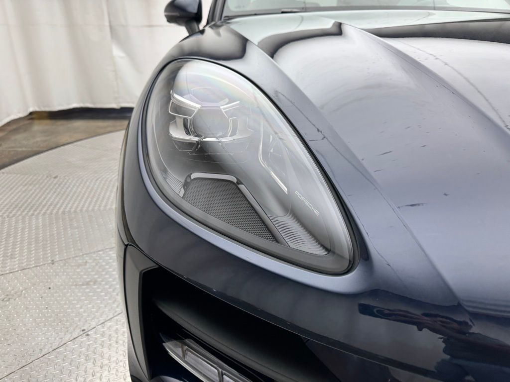2021 Porsche Macan  14