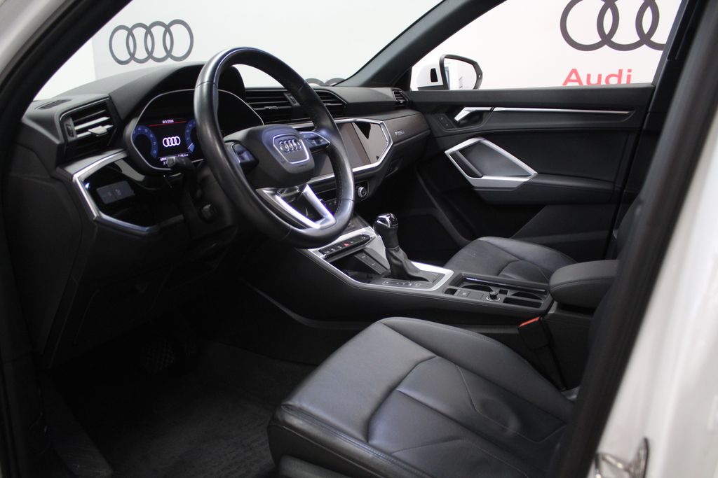 Thumbnail: 2020 Audi Q3 - 10