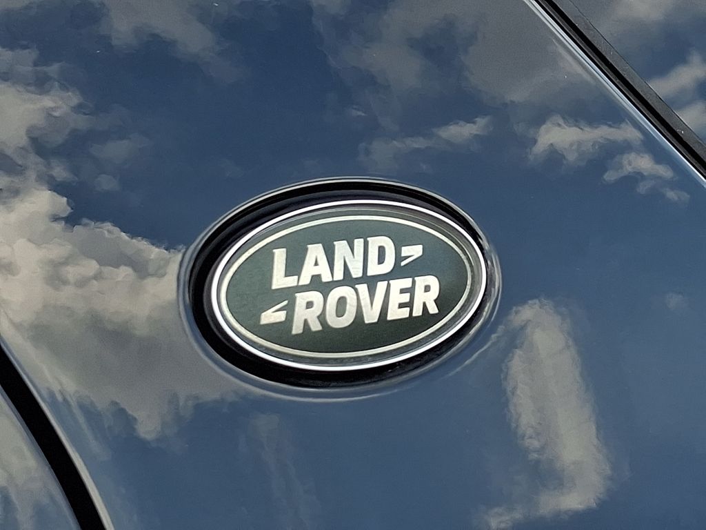 Thumbnail: 2018 Land Rover Discovery Sport - 30