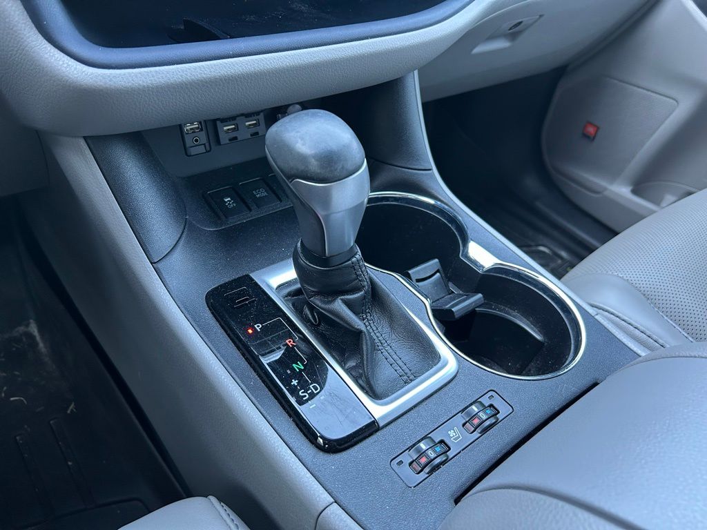 2019 Toyota Highlander Limited 29