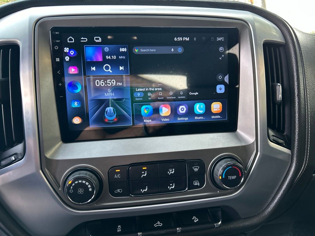 Used 2015 White GMC SLE image 16