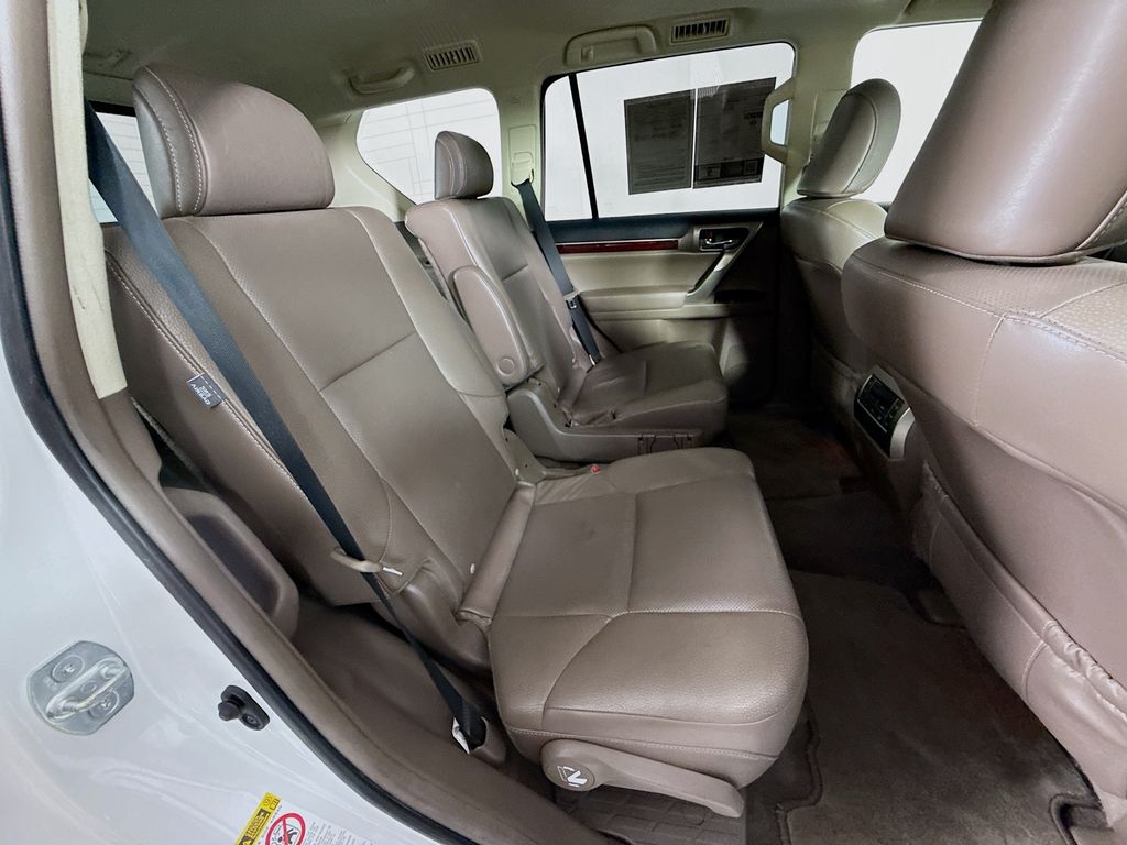 2017 Lexus GX 460 28