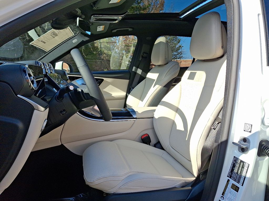 Thumbnail: 2026 Mercedes-Benz GLC - 8