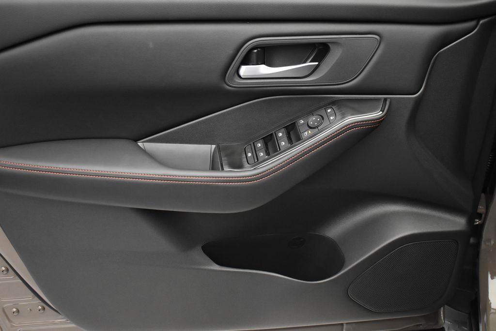 Thumbnail: 2026 Nissan Rogue - 10