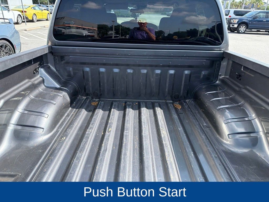 2022 Nissan Frontier Crew Cab SV 4x2