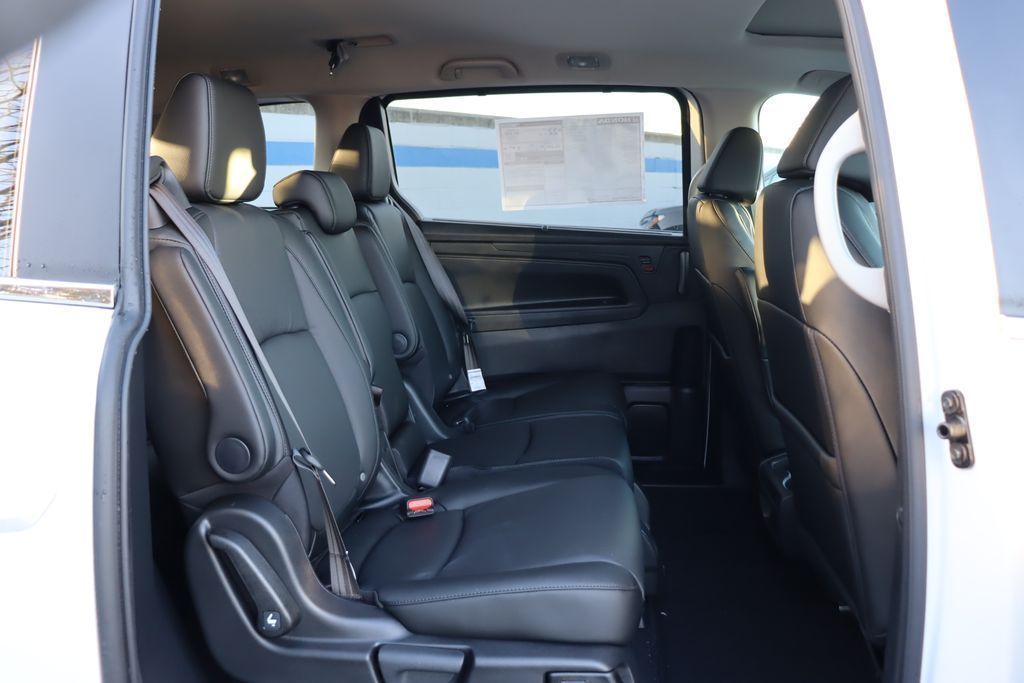 Thumbnail: 2026 Honda Odyssey - 14