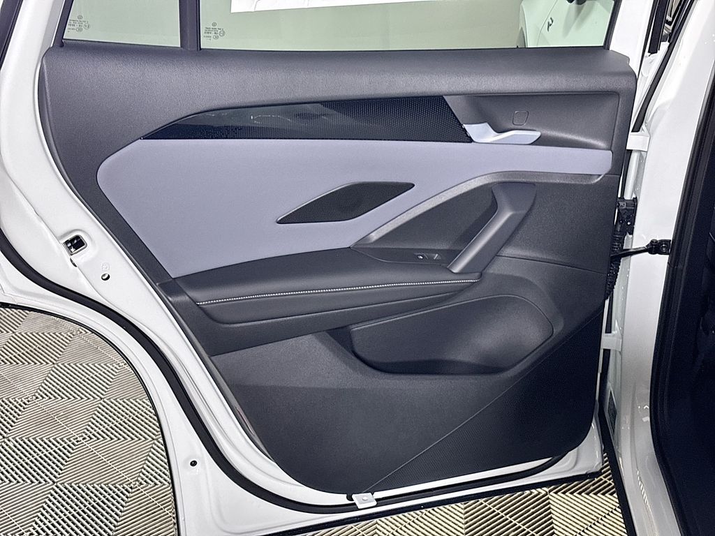 2025 Volkswagen Tiguan 2.0T SE R-Line Black