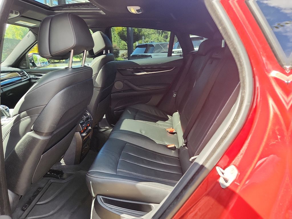 Thumbnail: 2019 BMW X6 - 10