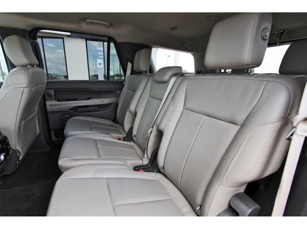 2018 Ford Expedition XLT Red at Autostrade