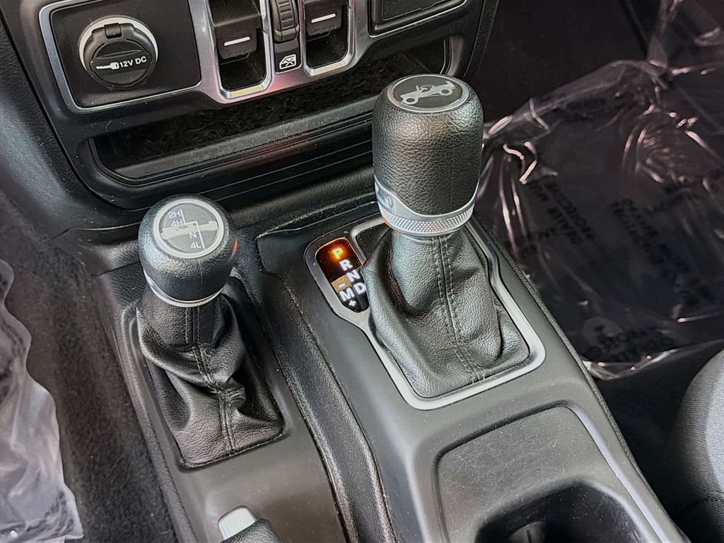 Used 2019 White Jeep Unlimited Sport S image 34
