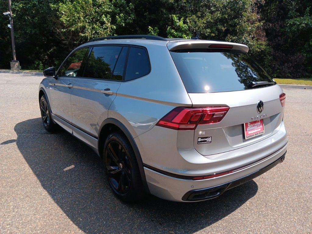 2024 Volkswagen Tiguan 2.0T SE R-Line Black 3