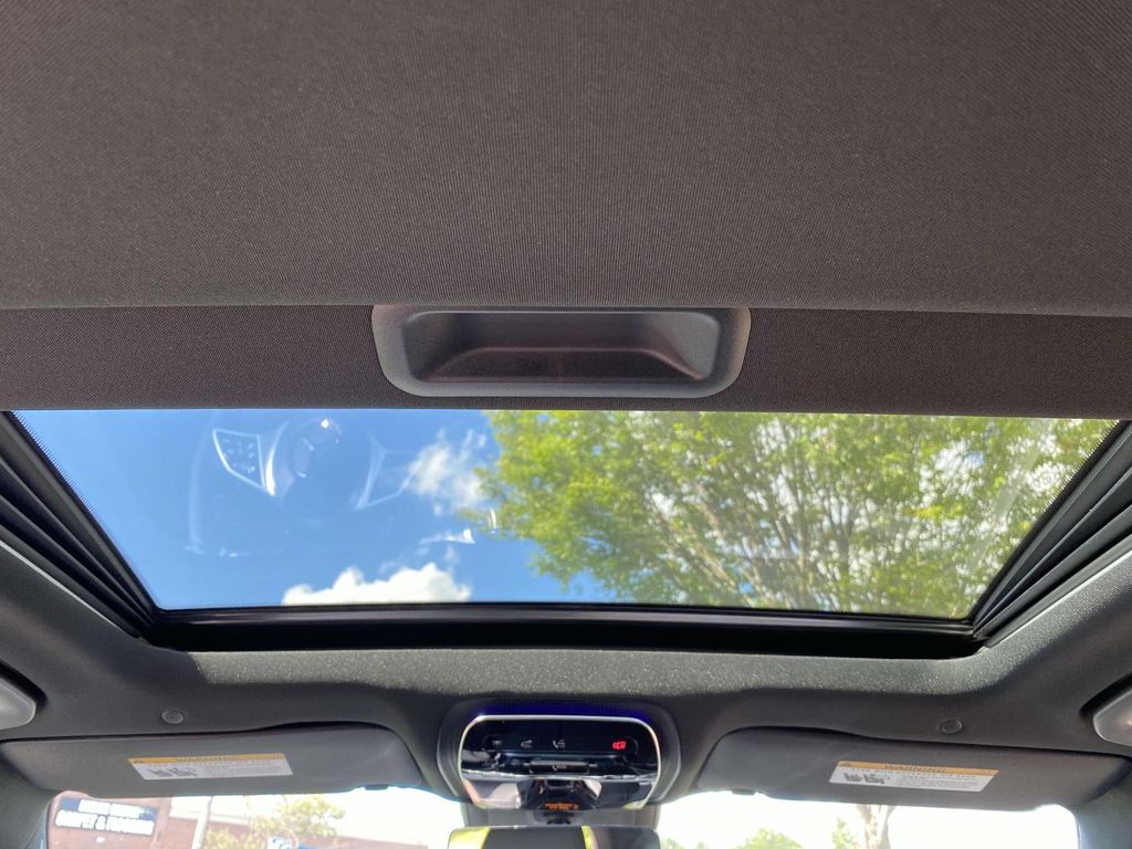 Thumbnail: 2024 Mercedes-Benz C-Class - 20