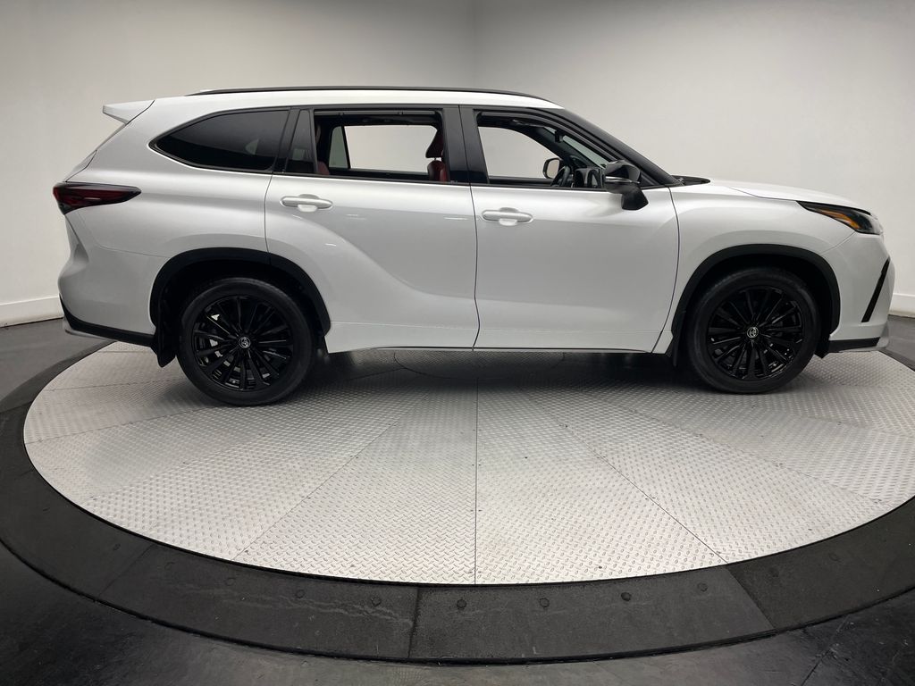 2024 Toyota Highlander XSE 4