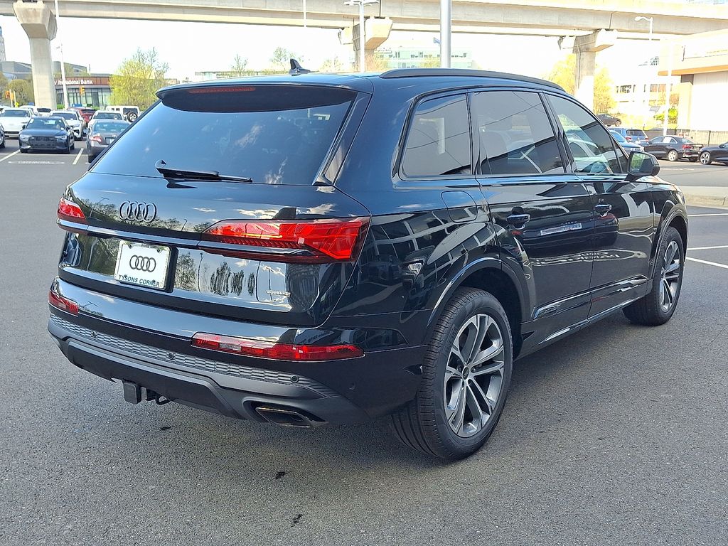 Thumbnail: 2026 Audi Q7 - 3