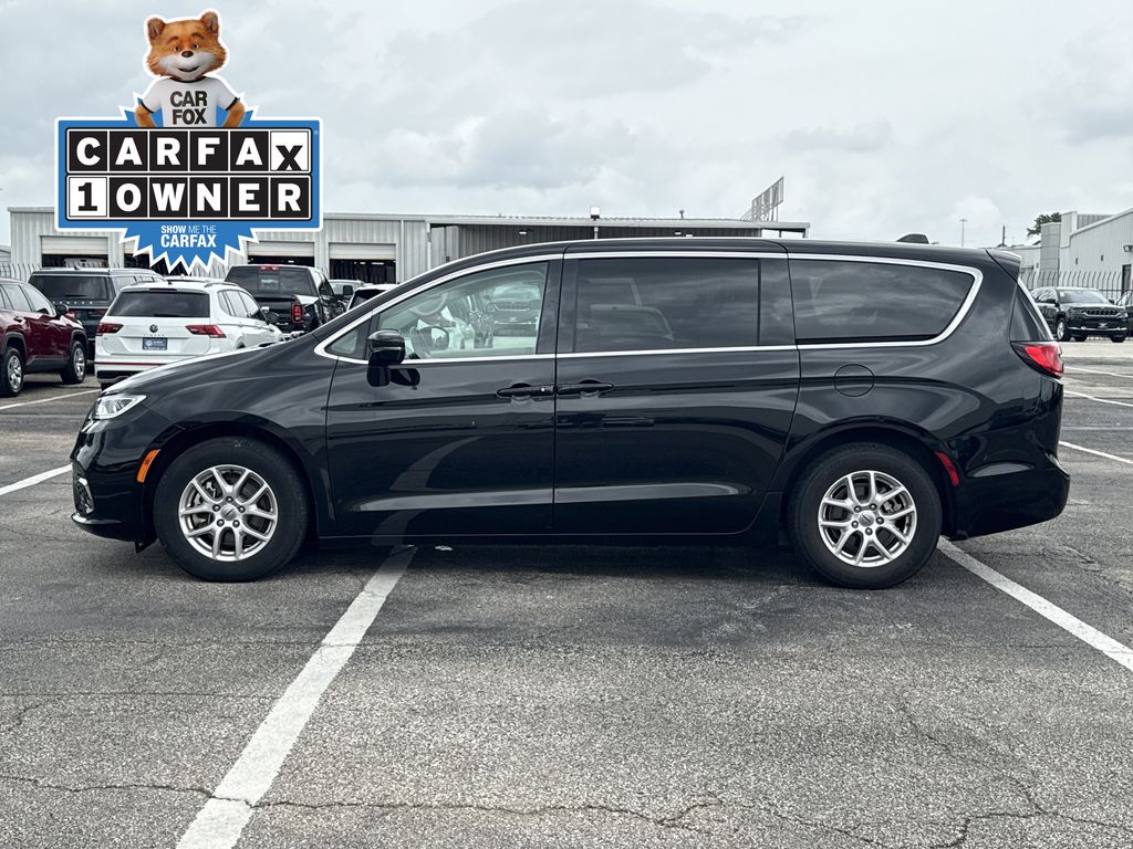 2024 Chrysler Pacifica Touring L - 7