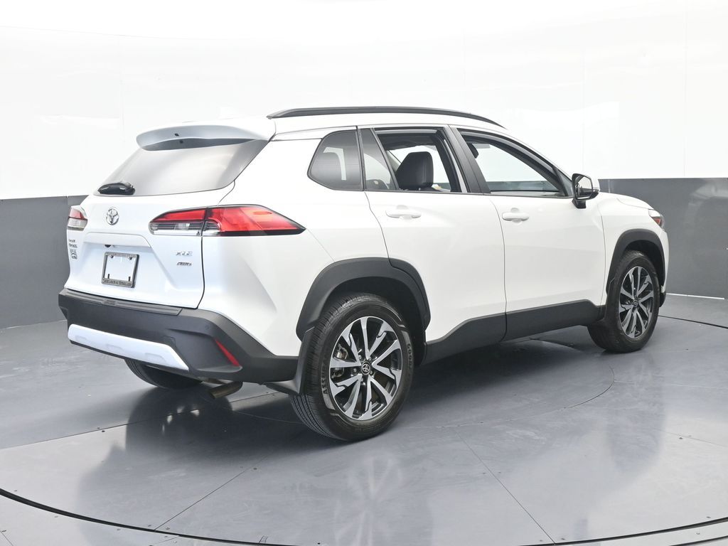 Used 2024 Pearl Toyota XLE image 6