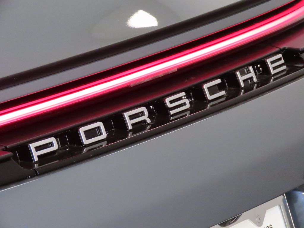 Thumbnail: 2026 Porsche 911 - 12