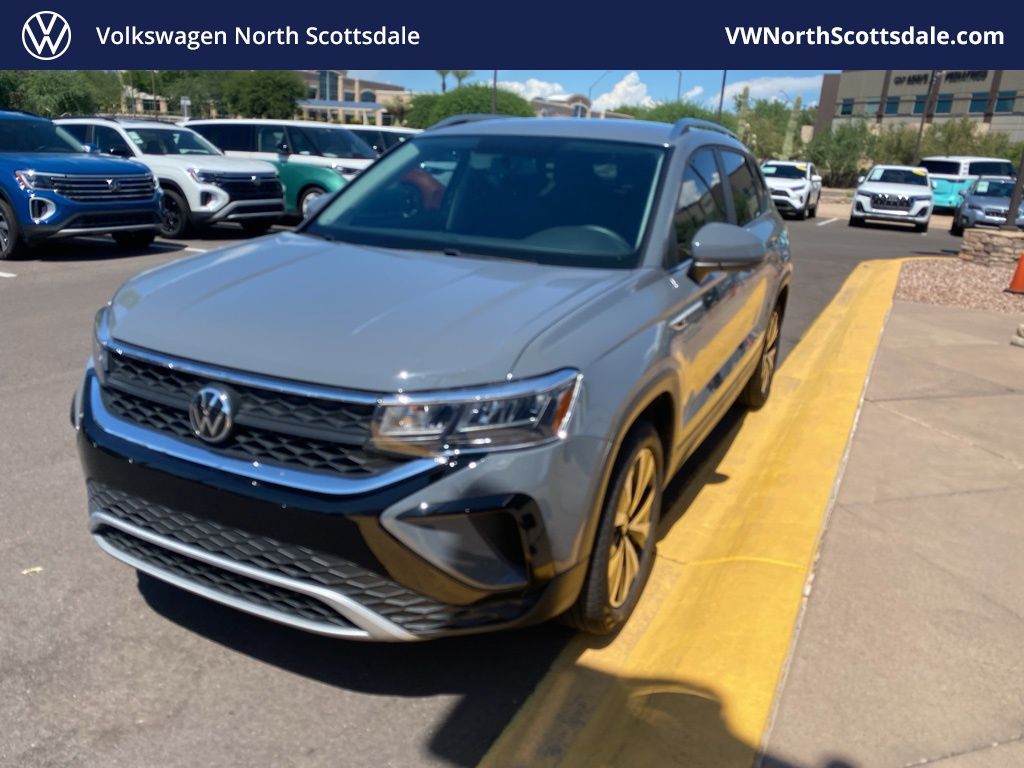 Thumbnail: 2022 Volkswagen Taos - 1