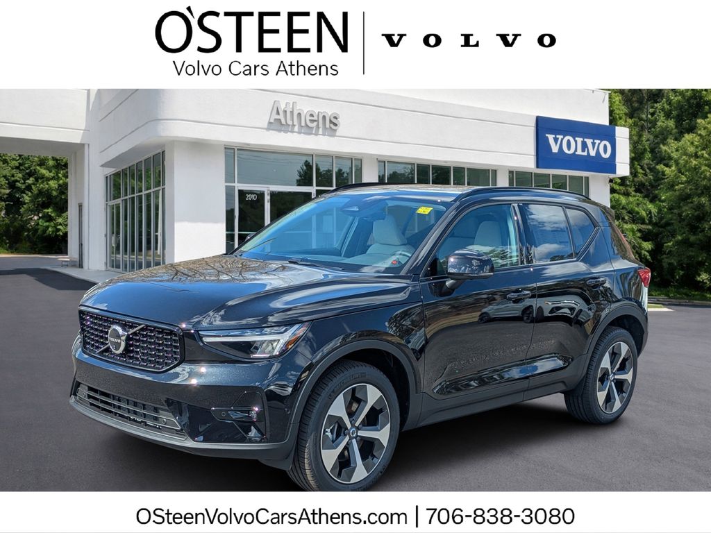 2026 Volvo XC40 B5 Plus AWD