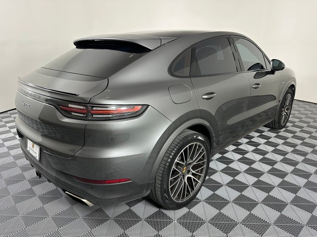 Thumbnail: 2023 Porsche  - 10